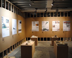 http://www.praxis-architecture.com/files/gimgs/th-47_92 4 X 2 Exhibition.jpg